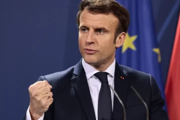 Macron dijo que Europa debe estar preparada para la guerra si busca la paz