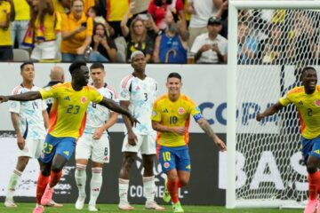 Colombia selló su boleto a cuartos con una goleada a Costa Rica